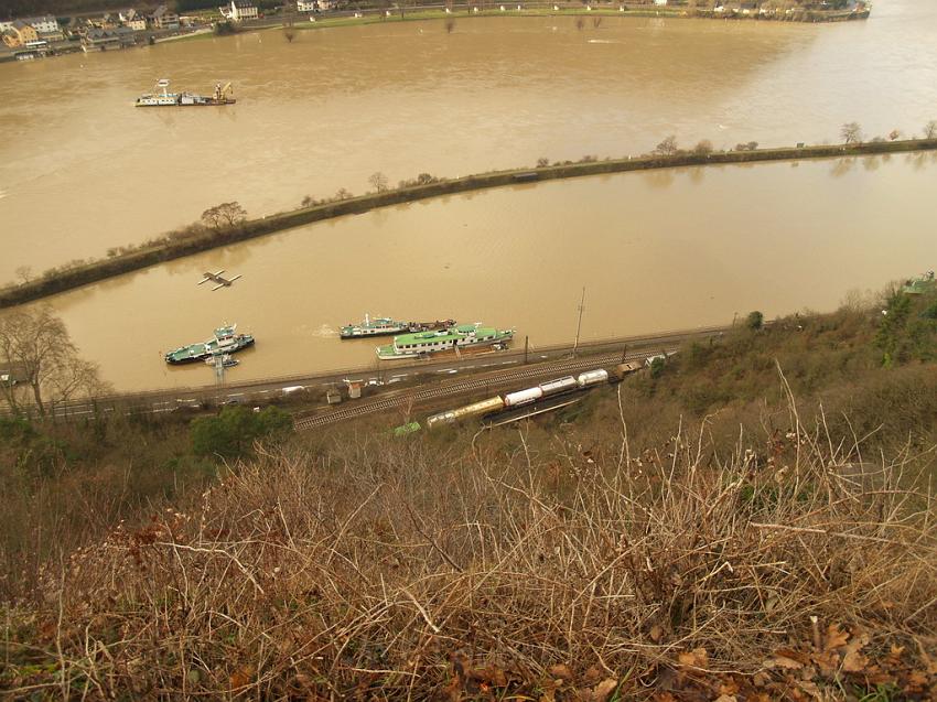 Schiff gesunken St Goarhausen Loreley P097.jpg